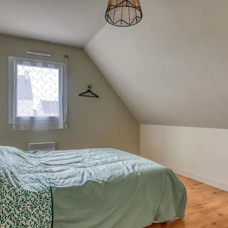 Yana - A 4 Km Holiday home *